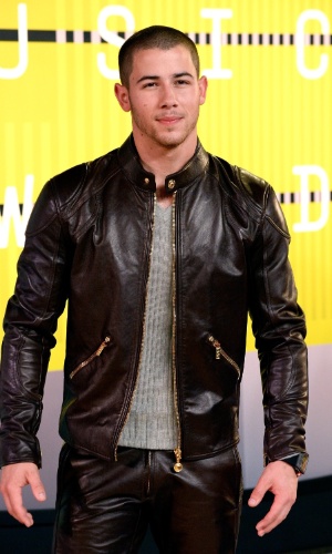 30.ago.2015 - O cantor Nick Jonas vai ao Video Music Awards, que acontece no Microsoft Theater, em Los Angeles