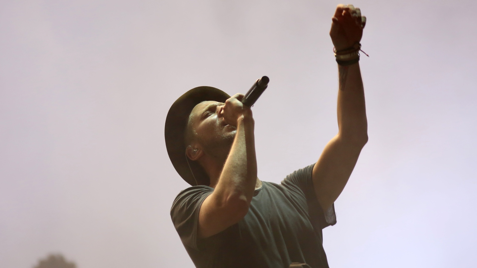 18.set.2015 - A banda americana OneRepublic, que começou a lançar seus sucessos através do MySpace, se apresenta no palco Mundo, durante o primeiro dia do Rock in Rio 2015. - Fernando Maia/UOL
