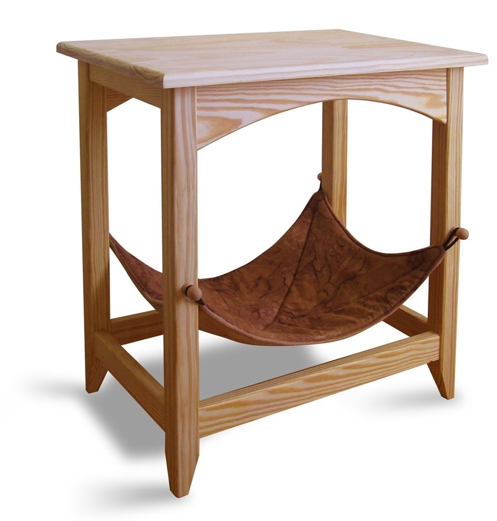 A SnoozePal Cat é uma mesa lateral equipada com uma rede, que serve de cama para gatos e cães de pequeno porte. Com estrutura de madeira, a peça é vendida pela empresa norte-americana Cat Above (www.catabove.com) - Divulgação