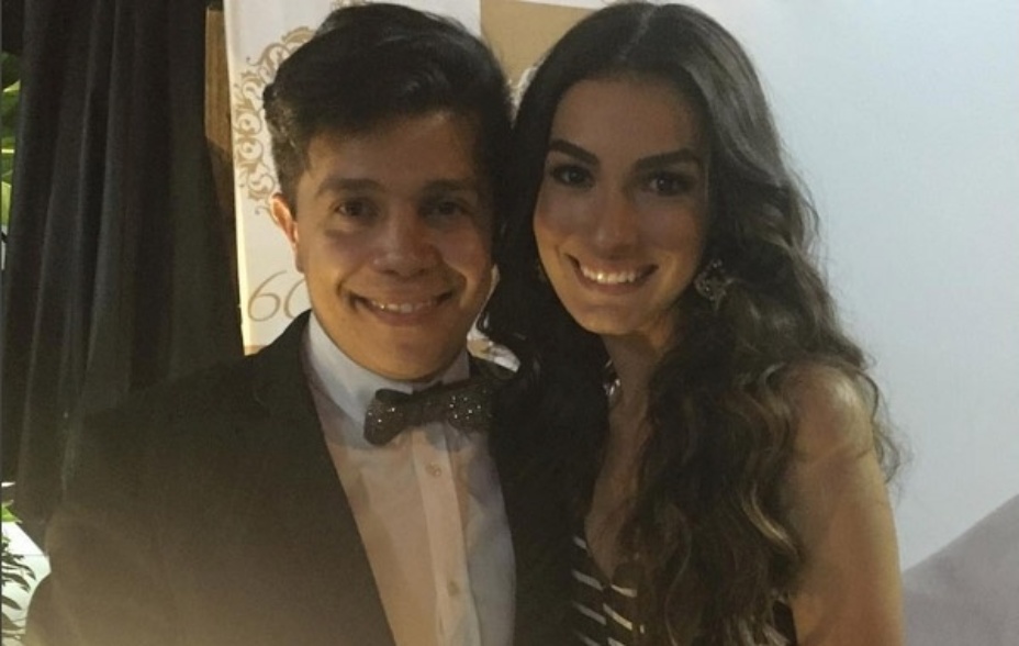 6.jul.2016- A atriz de "Malhação" Marina Moschen posa com o estilista Paulo Lemer na festa de Solange Couto - Reprodução/Instagram