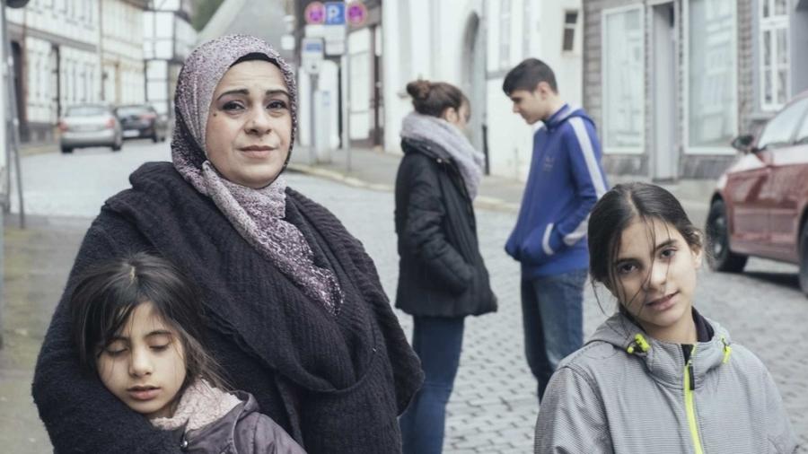 Hala Kamil é uma das refugiadas retratadas em "Watani: My Homeland", que concorre ao Oscar - Reprodução