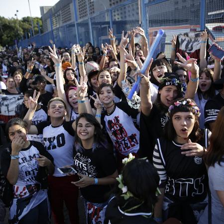 Fãs do BTS em São Paulo, em fila para show de 2015 -  Fabio Braga/Folhapress -  Fabio Braga/Folhapress