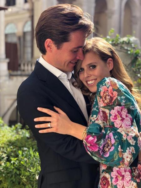 A princesa Beatrice e o empresário italiano Edoardo Mapelli Mozzi anunciaram que se casarão em 2020 - Reprodução/Instagram