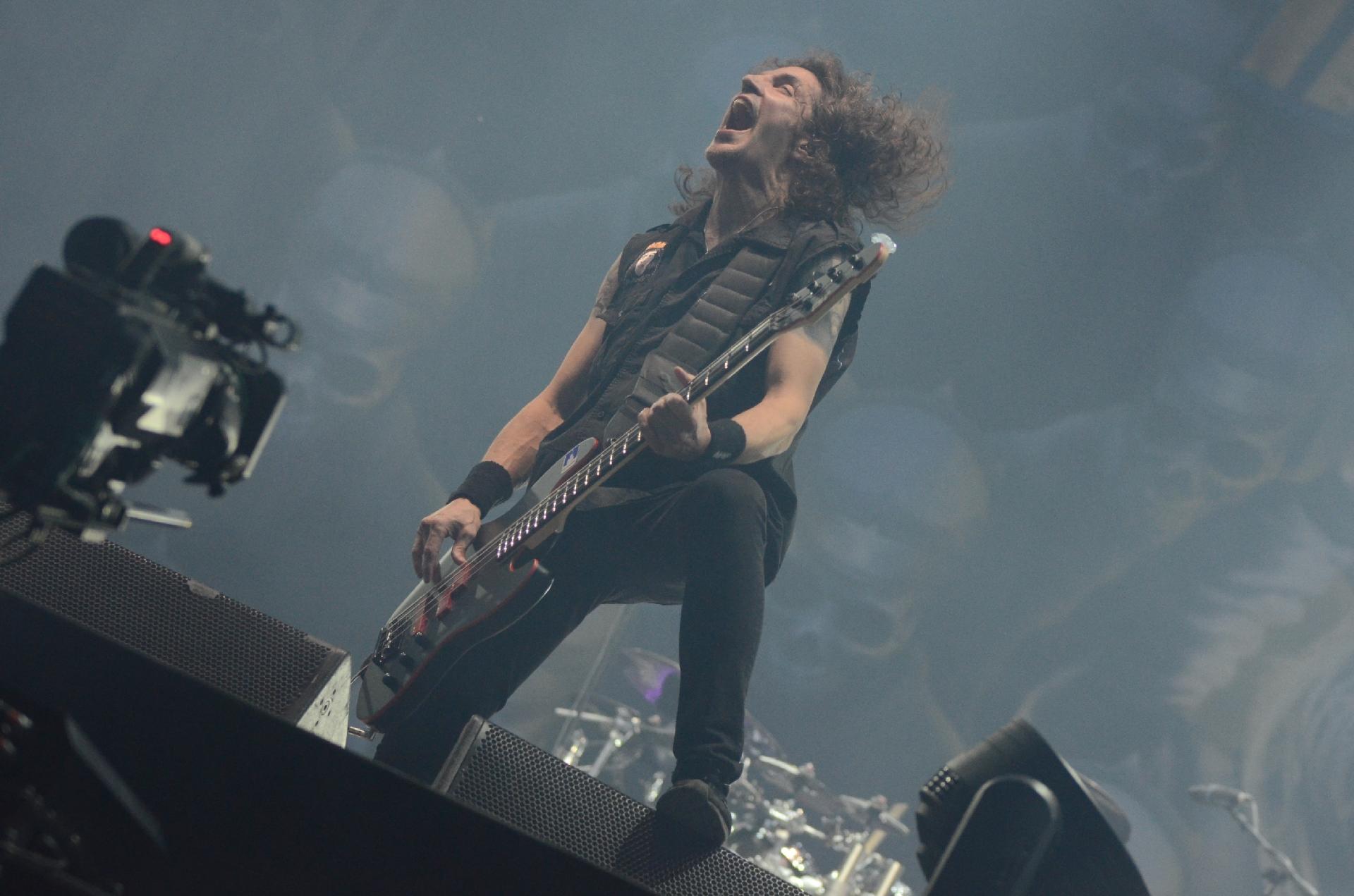 Baixista Frank Bello durante apresentacao da banda Anthrax no Palco Sunset do Rock in Rio - Adriano Ishibashi/FramePhoto/Estadão Conteúdo