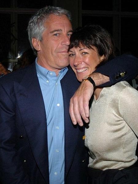 Jeffrey Epstein e Ghislaine Maxwell em foto de 2005 - Patrick McMullan via Getty Image