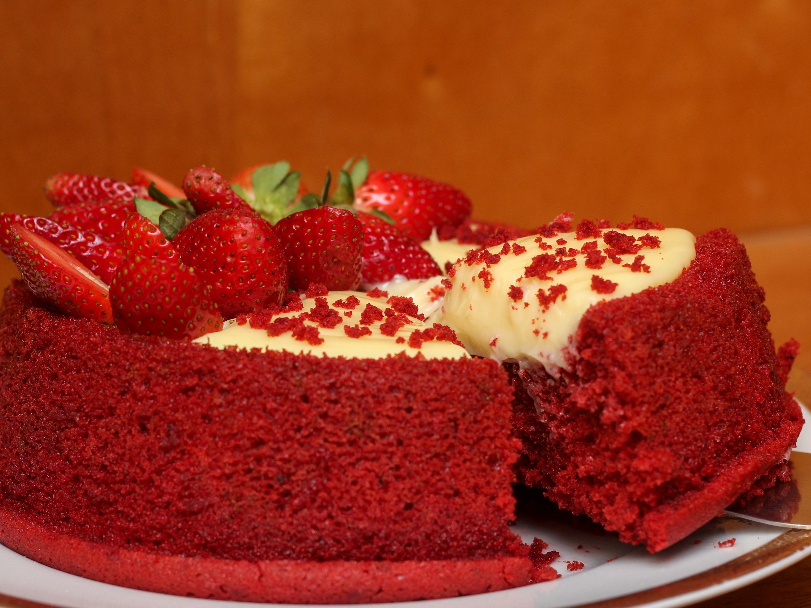 Adoce seus dias com um Bolo Piscininha Red Velvet