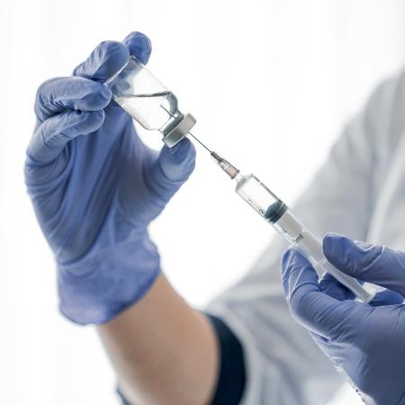 Os profissionais receberam cinco vezes a dose recomendada da vacina BioNTech-Pfizer - Inside Creative House/iStock