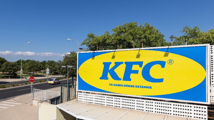 O restaurante da rede KFC "disfarçado" de IKEA em Maiorca, na Espanha. - Reprodução/Twitter