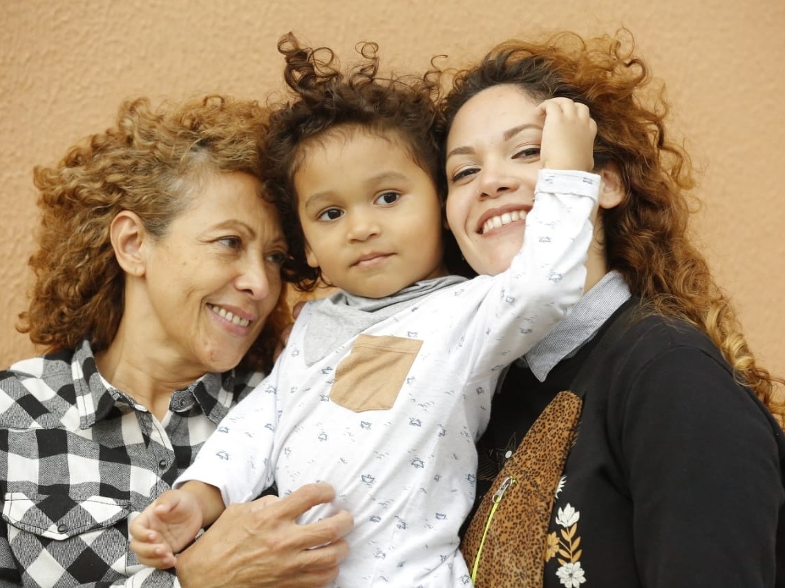 Pessoas de diferentes nacionalidades recomeçam a vida como refugiadas no Brasil