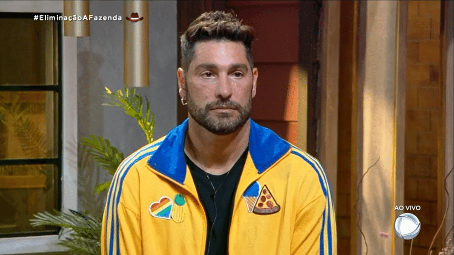 A Fazenda 2021: Victor Pecoraro na noite da quarta eliminação - Reprodução/PlayPlus