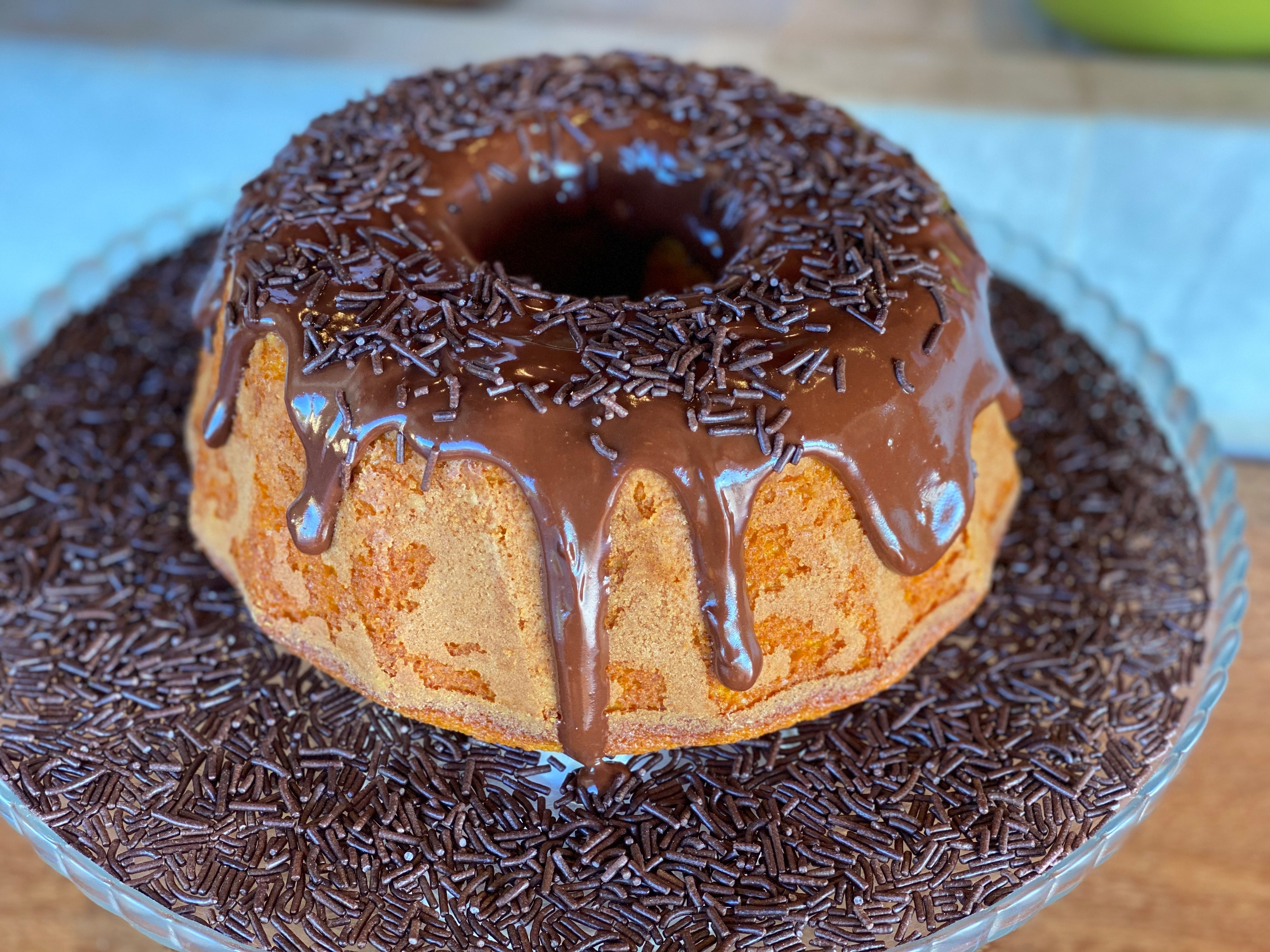 Bolo de Cenoura com Chocolate Meio Amargo