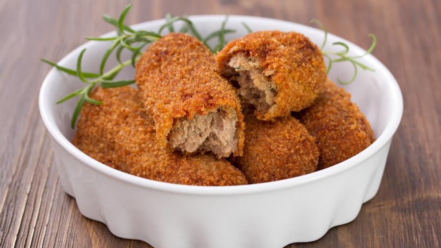 Croquete de carne teria que ir para o lixo, mas foi comido pelo funcionário - Foto ilustrativa