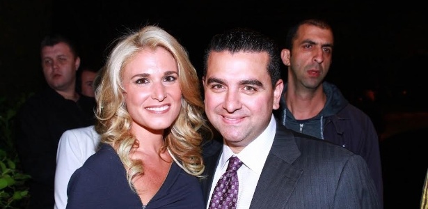 22.jul.2015 - O confeiteiro Buddy Valastro e a mulher Lisa comparecem à festa junina das revistas "Quem" e "Glamour", em São Paulo - Raphael Castello/AgNews