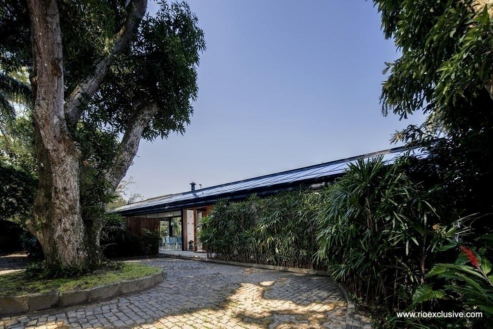 Justin Bieber vai se hospedar em uma mansão na Joatinga, zona sul do Rio. A diária do imóvel gira em torno de R$ 11 mil - Reprodução/ Rio Exclusive