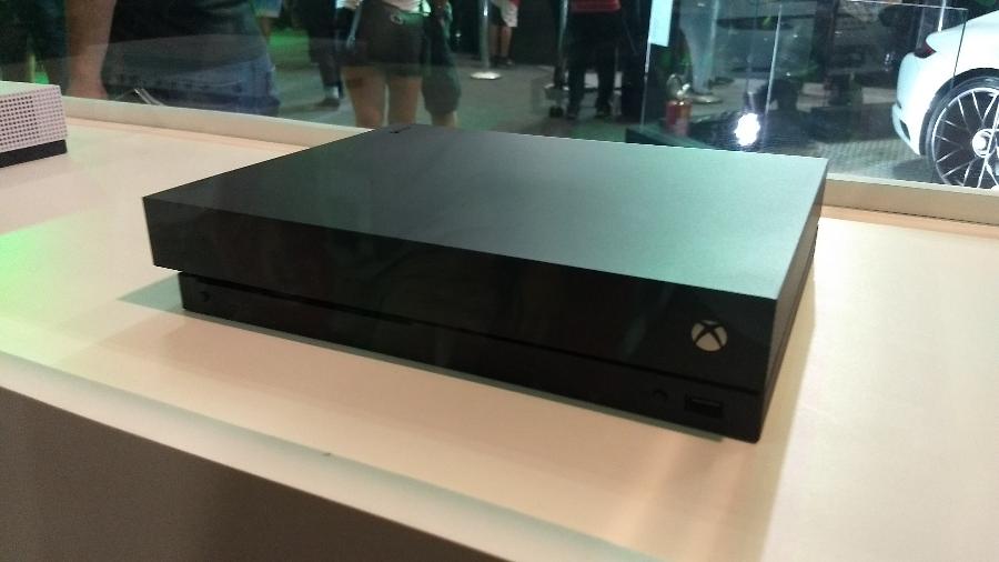 O mais novo console da Microsoft, o Xbox One X, na BGS 2017 - Claudio Prandoni/UOL