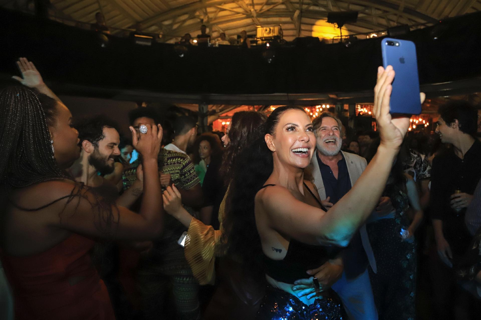 Atores se divertem no lançamento da novela "Segundo Sol" - Cesar Alves/Globo