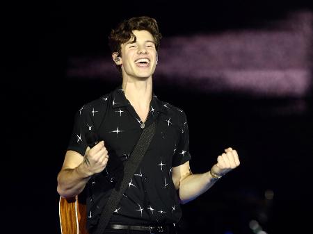 Shawn Mendes sorri para o público brasileiro no VillaMix Festival Goiânia - Manuela Scarpa/Brazil News