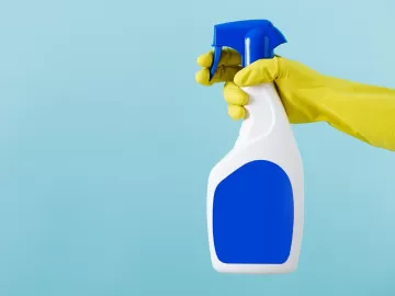 Mistura desinfetante com água ou mais produtos? Saiba por que isso é errado