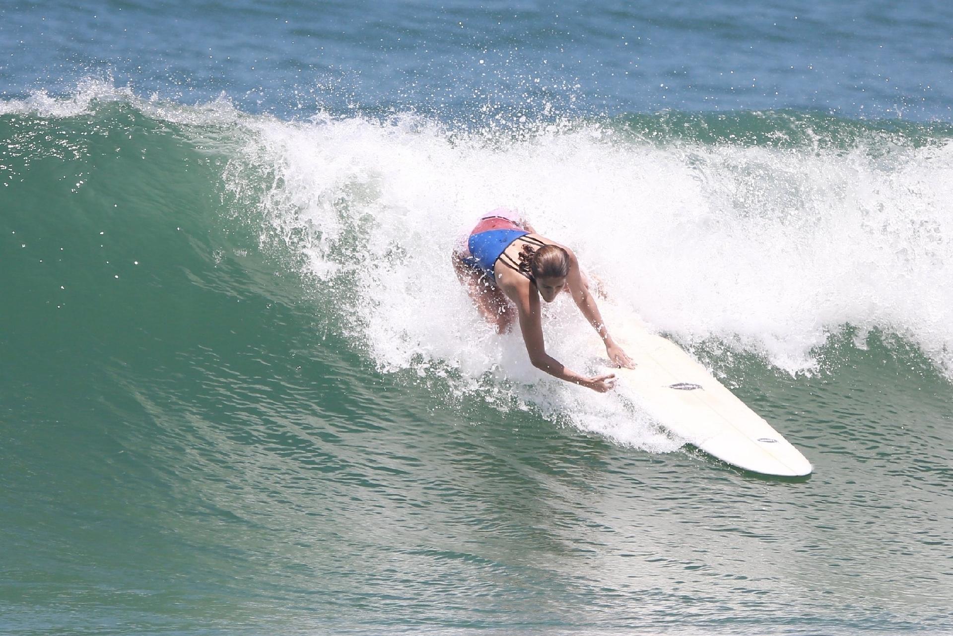 Isabella aproveitou o fim das gravações de "Orgulho & Paixão", mais recente trabalho da atriz na telinha, para passar a tarde na praia da Macumba nesta terça-feira (2) - AgNews/Dilson Silva
