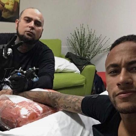 O tatuador Adão Rosa já fez 27 tatuagens em Neymar - Arquivo Pessoal - Arquivo Pessoal