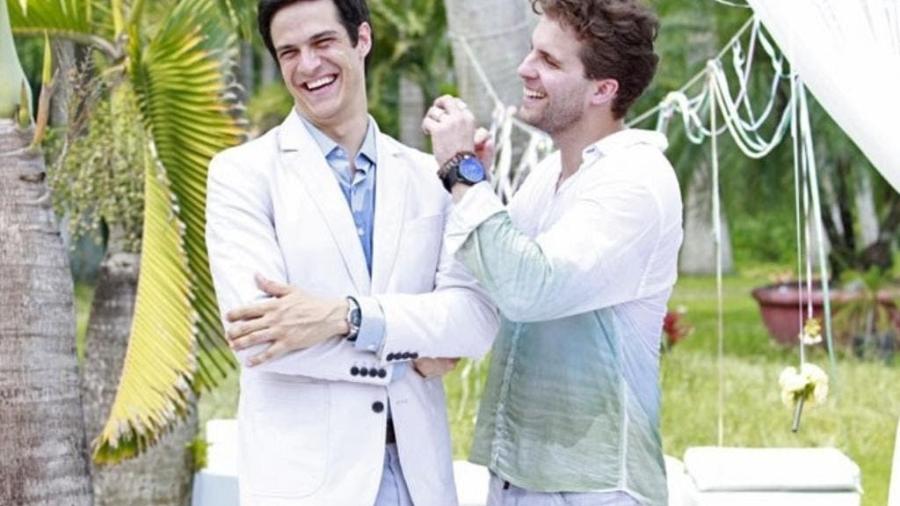Felix (Mateus Solano) e Niko (Thiago Fragoso) deram o primeiro beijo em uma novela da Globo em "Amor à Vida" - Reprodução: TV Globo