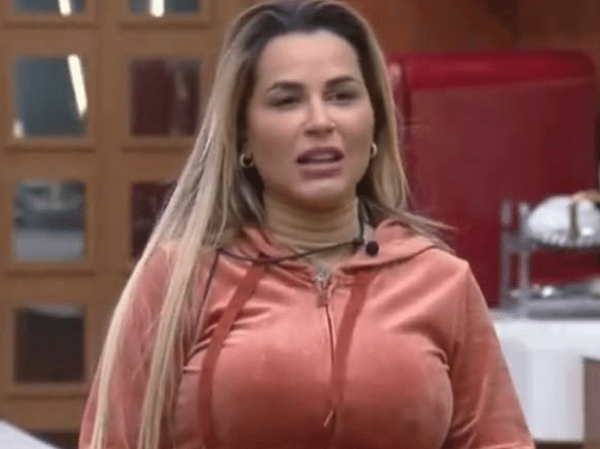 A Fazenda: Deolane incomoda os outros por ser verdadeira