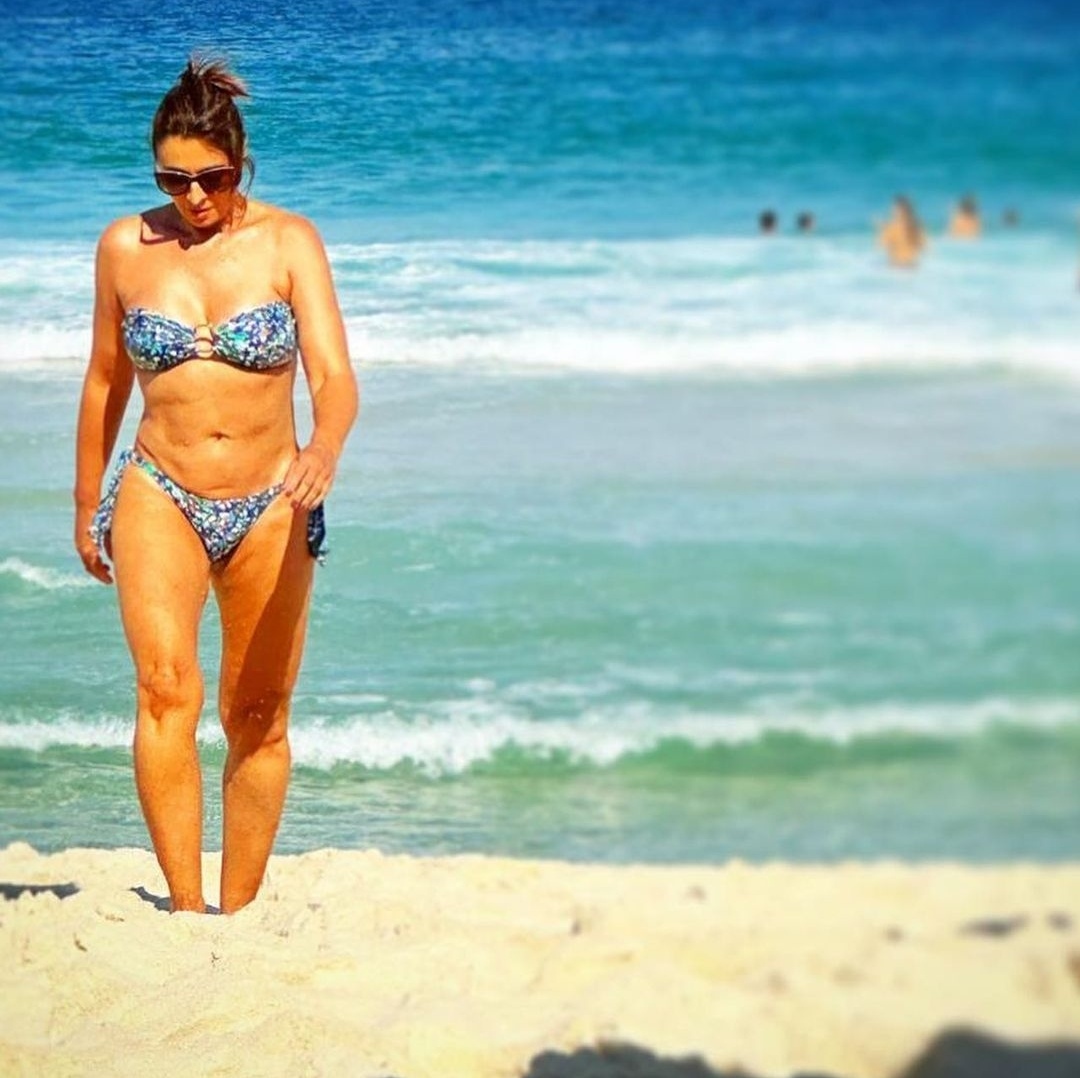 Catia fonseca de biquini