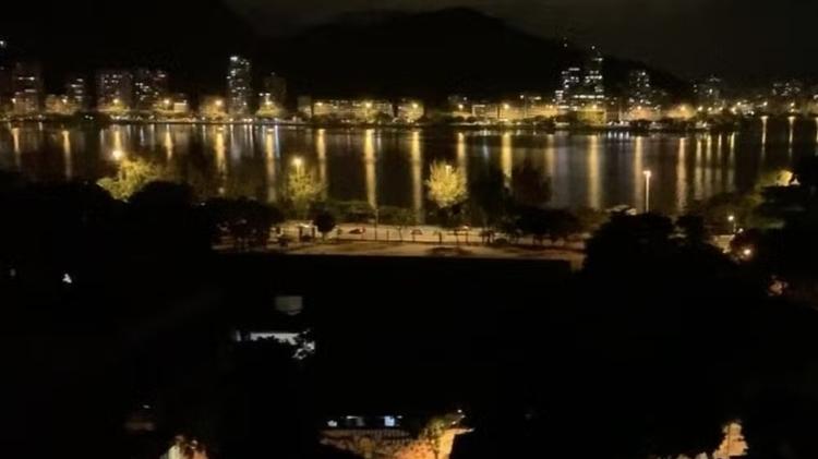 Vista noturna de ponto turístico da casa de Débora Bloch Vista noturna de ponto turístico da casa de Débora Bloch