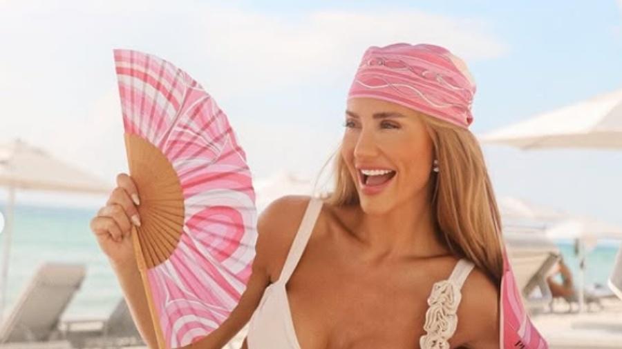Ana Paula Siebert posa de biquíni em Miami Ana Paula Siebert posa de biquíni em Miami