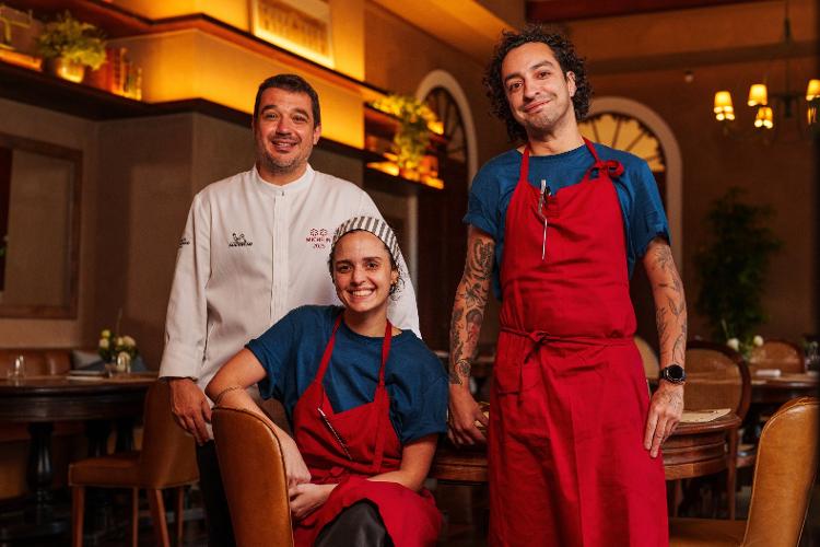 O chef Rafa Costa e Silva, Vinícius Maciel e Marina Guazelli, no Bonaccia O chef Rafa Costa e Silva, Vinícius Maciel e Marina Guazelli, no Bonaccia