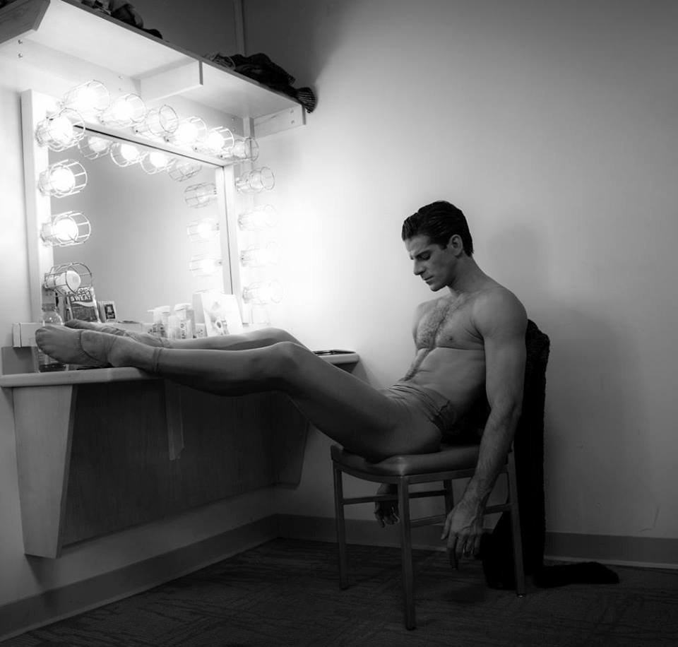 O bailarino amazonense Marcelo Gomes, do grupo American Ballet Theatre, em seu camarim - Paula Lobo/Divulgação