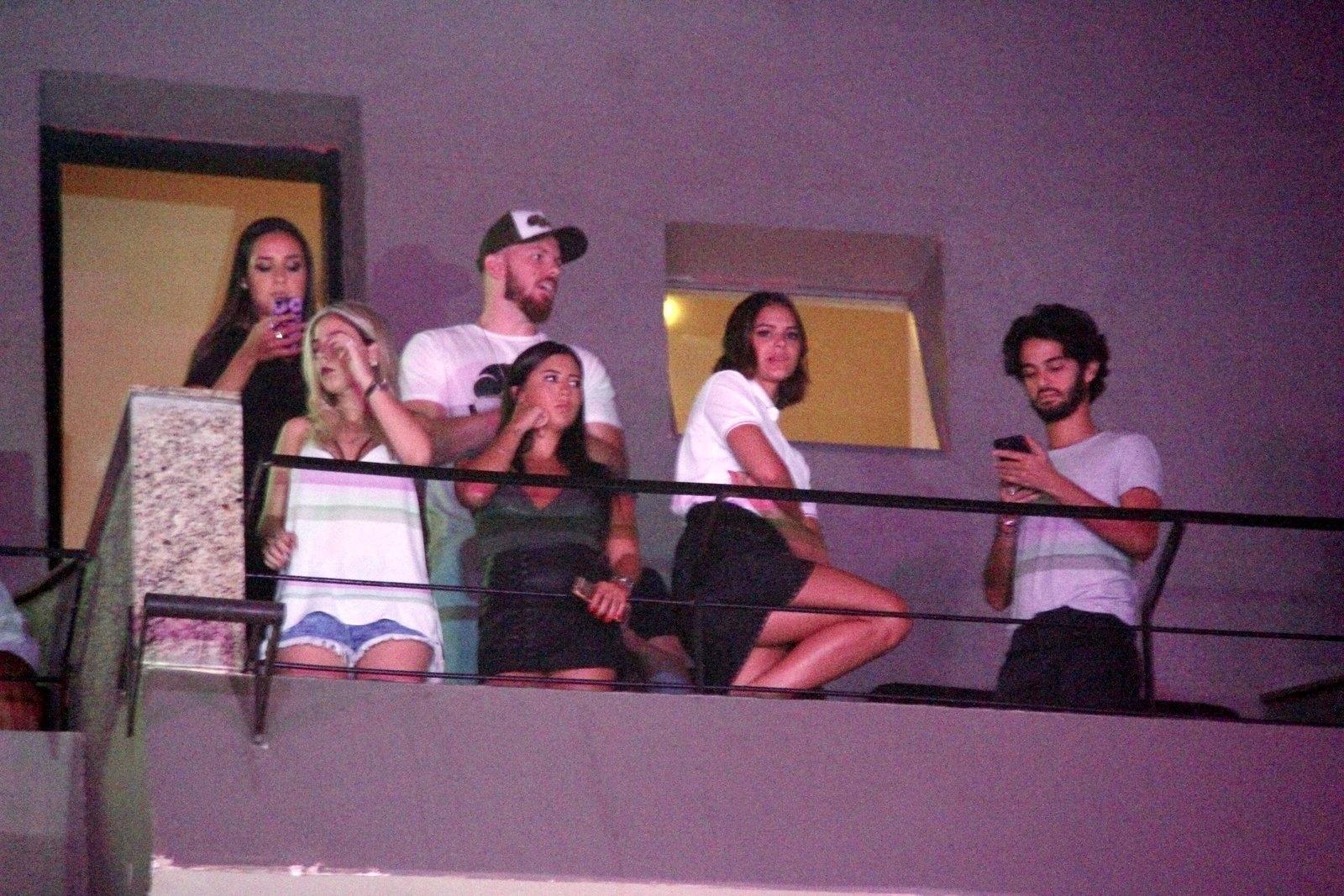 Um dia depois de se esbaldar em uma festona de 22 anos na sexta-efira, Bruna Marquezine curtiu o show da Marília Mendonça, no sábado, no Rio de Janeiro - Marcos Ferreira/Brazil News