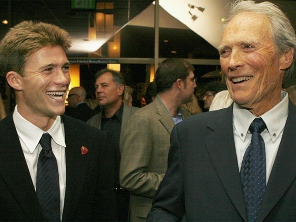 Clint e o filho Scott Eastwood na estreia de "A Conquista da Honra" (2006) - Kevin Winter/Getty Images