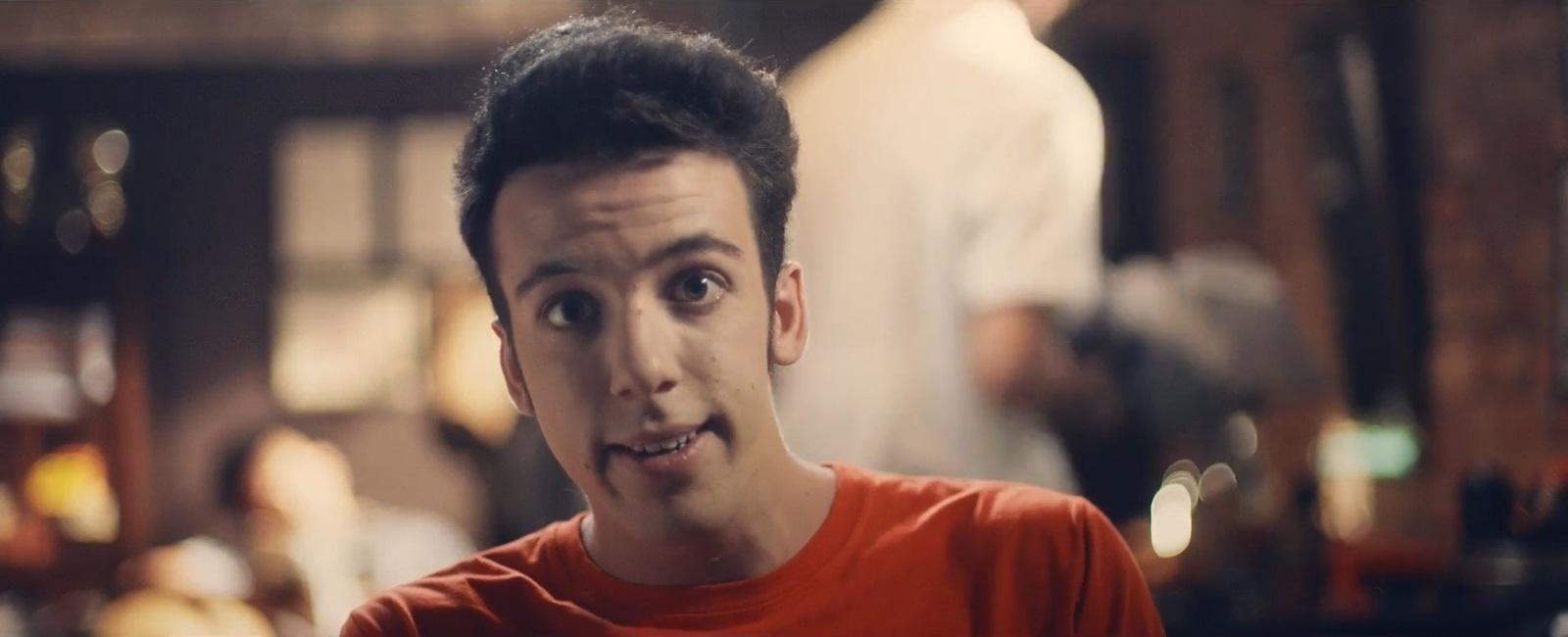 João Côrtes virou "ruivinho da Vivo" nas ruas e nas redes sociais após estrelar comerciais da empresa de telefonia até o ano passado, quando foi contratado pela concorrente. E o ator, que já atuou na TV na novela "Sol Nascente" e na série "Os Experientes", da Globo, usou seu apelido na nova campanha: "Pronto, agora eu sou o moreno da Nextel, pode ser?". - Reprodução/Vimeo