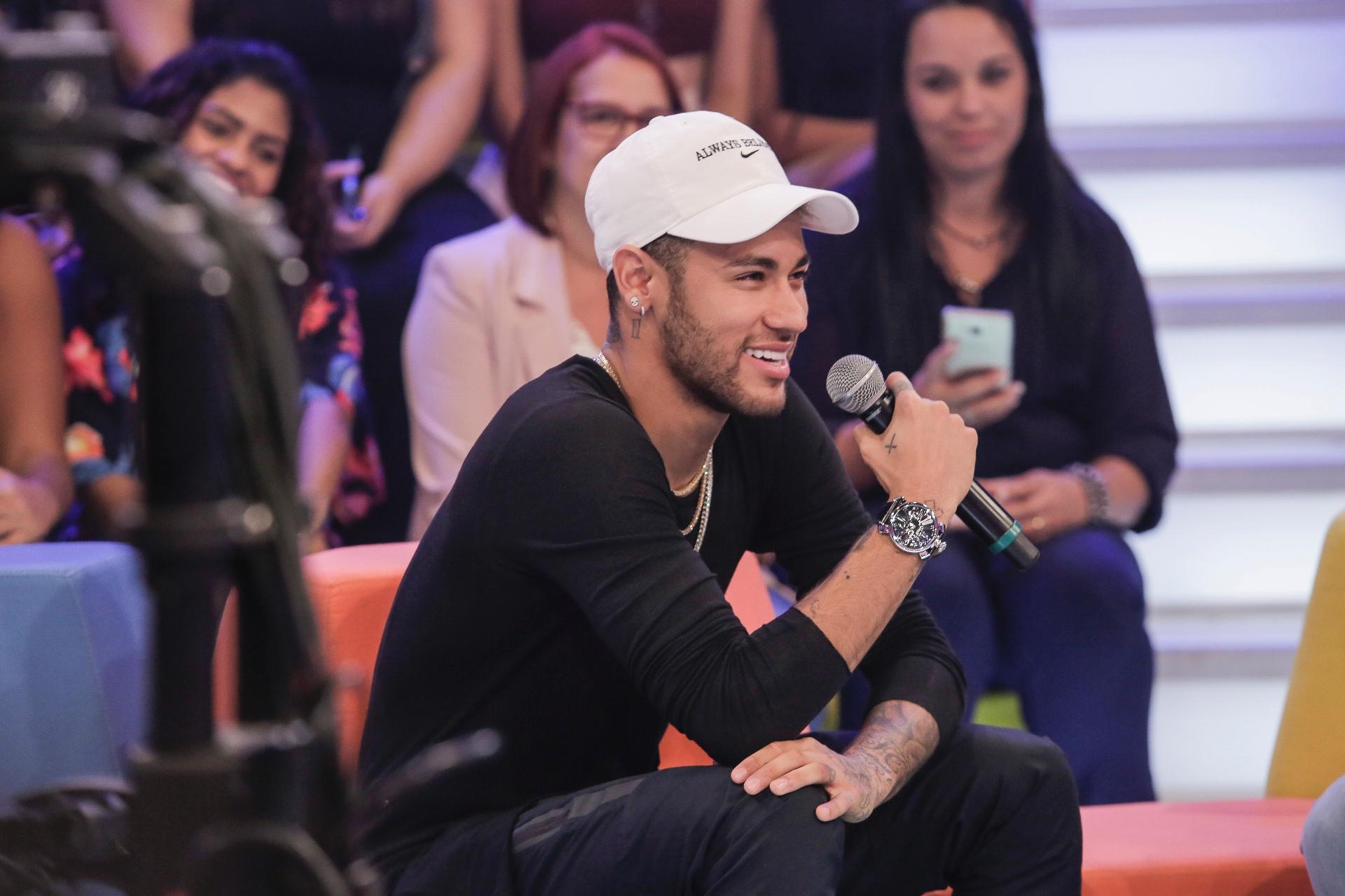 Neymar recebe homenagem no quadro "Visitando o Passado" no "Caldeirão do Huck" - Divulgação/Globo