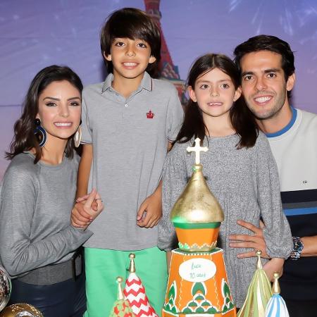 Carol Celico e Kaká com os filhos, Luca e Isabella - Manuela Scarpa/Brazil News