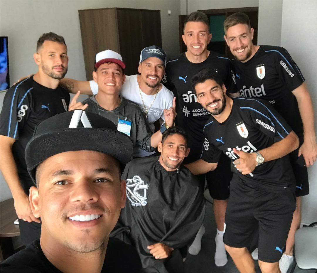 Neymar "empresta" seu cabeleireiro a jogadores do Uruguai - Reprodução/Instagram