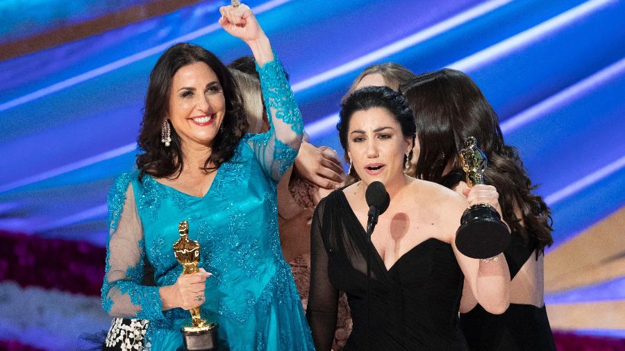 Melissa Berton e Rayka Zehtabchi ao receberem o Oscar de Melhor Documentário Curta-Metragem - Getty Images