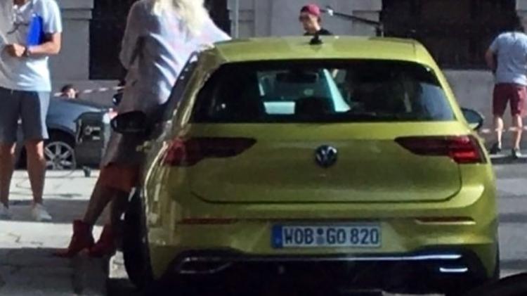 Lanternas traseiras do novo Golf lembram as do Tiguan Allspace; "DNA" do hatch foi mantido - Reprodução