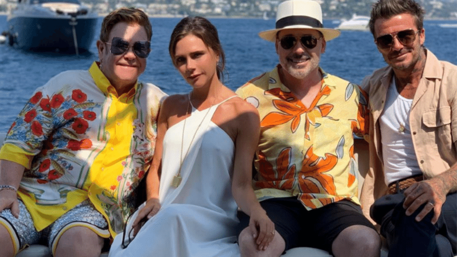Elton John e David Furnish passam dia em iate com David e Victoria Beckham - Reprodução/Instagram