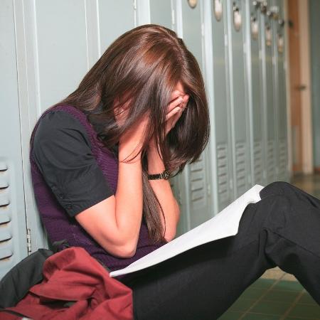 Vergonha e medo após assédio são motivos que impedem garotas de denunciarem - Getty Images/iStockphoto