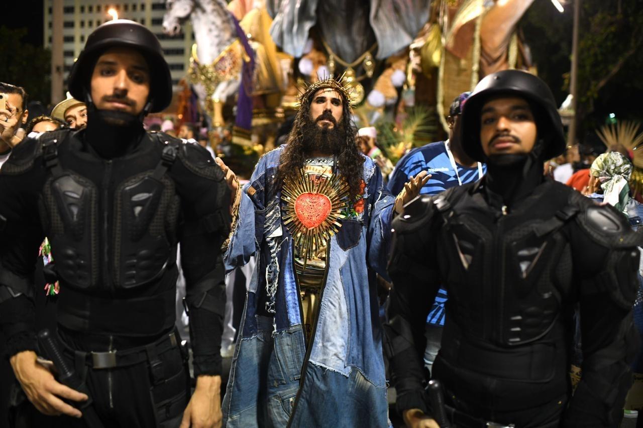 Concentração do desfile da Manguei - Lucas Landau/UOL