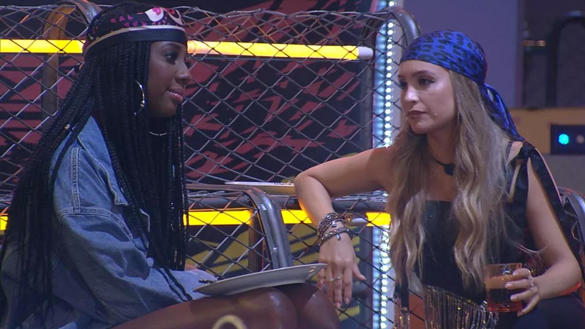 BBB 21: Camilla e Carla em festa - Reprodução/Globoplay