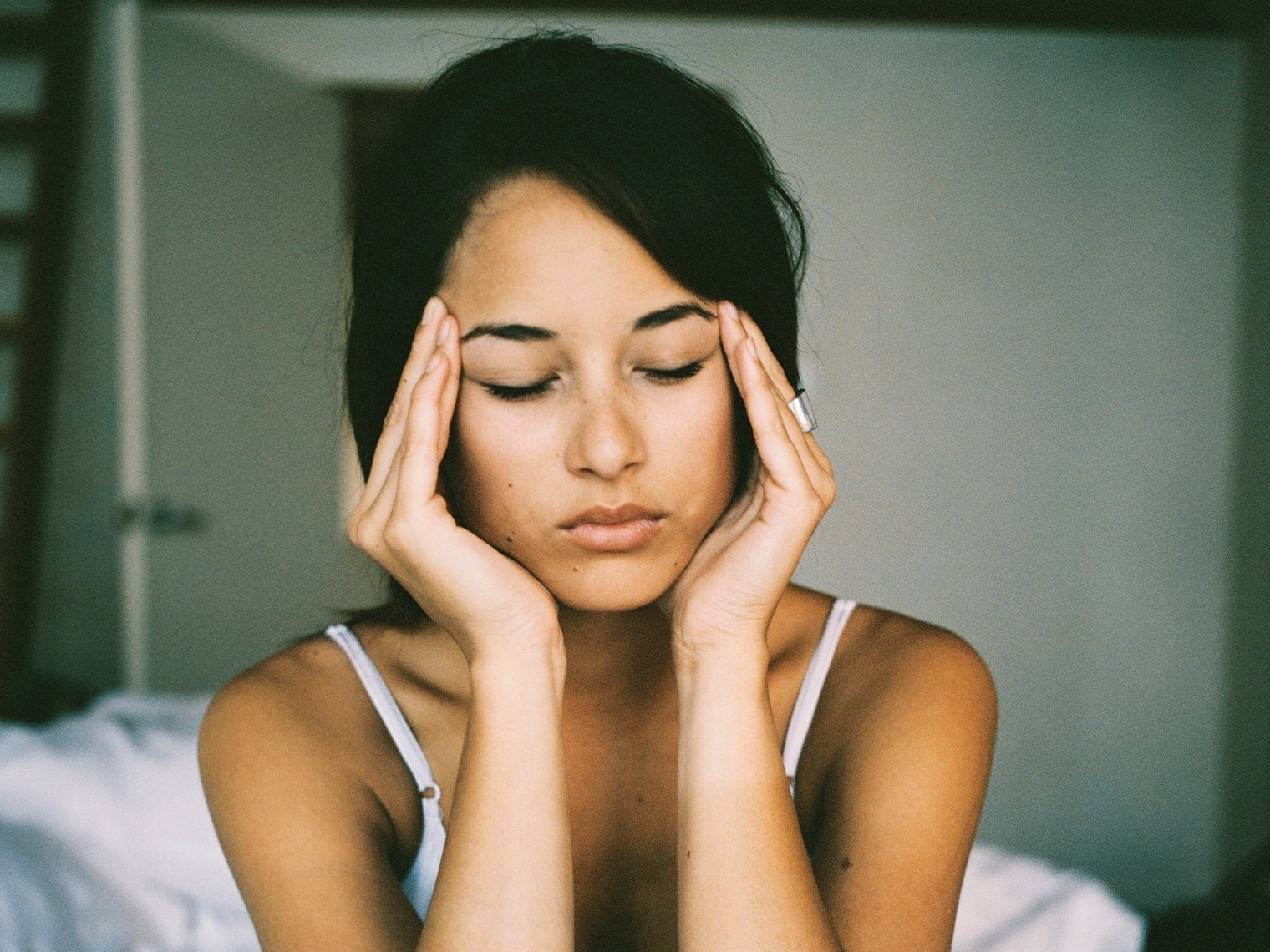 Dor de cabeça, nos olhos e cansaço no maxilar podem ser sinais de doença  pouco conhecida - Notícias - R7 Saúde