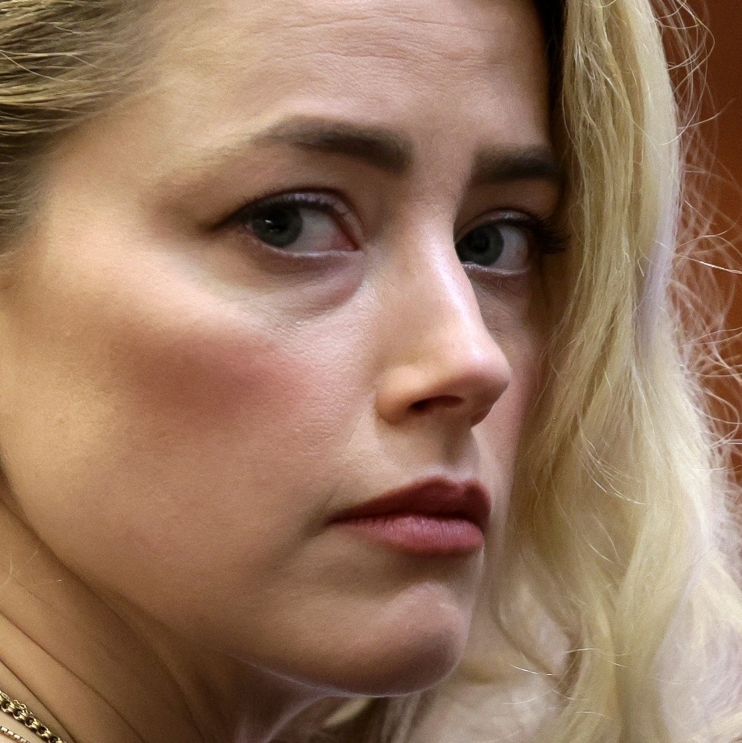 Ela não vai desistir! Amber Heard contrata novos advogados para revogar  decisão contra Johnny Depp - CinePOP