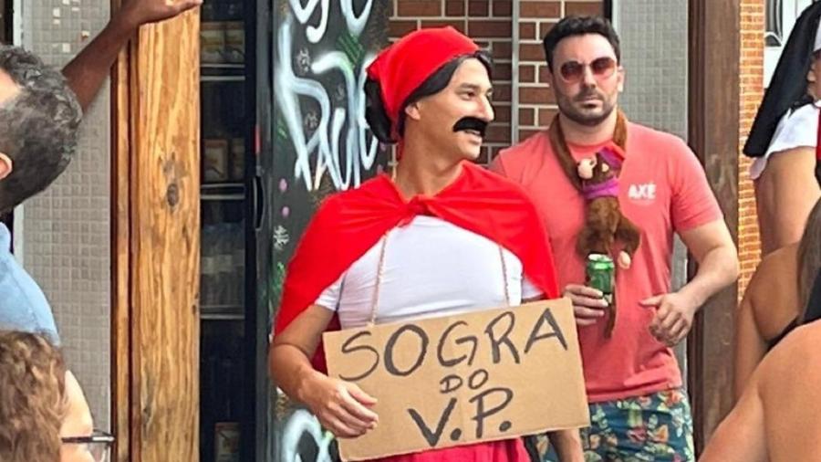 Homem se veste de sogra de Vítor Pereira para Carnaval - Reprodução/Twitter