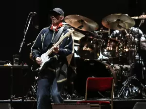 Antes do Brasil, Eric Clapton faz show intimista e emotivo em Buenos Aires