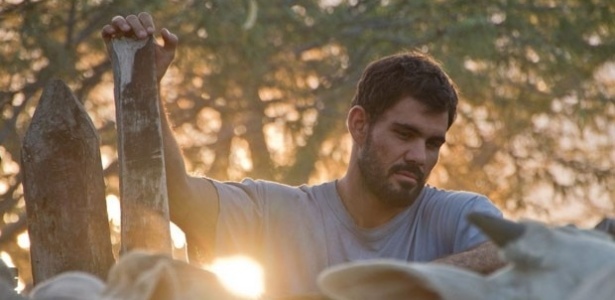Juliano Cazarré em cena do filme "Boi Neon", do diretor pernambucano Gabriel Mascaro - Divulgação