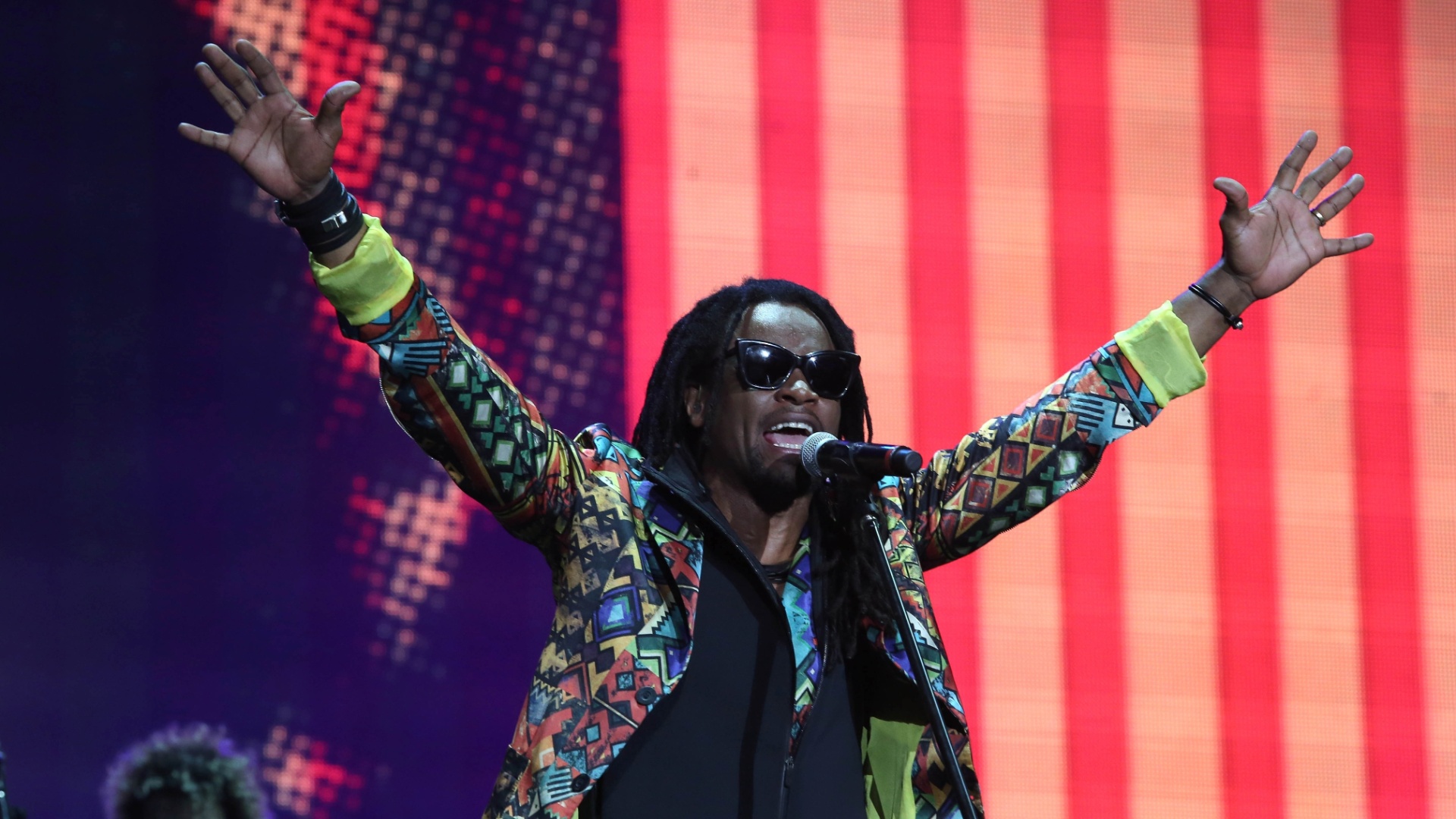 27.set.2015 - A banda carioca Cidade Negra abre o palco Mundo no último dia do Rock in Rio 2015, embalando o público com clássicos. - Marcon Antônio Teixeira/UOL