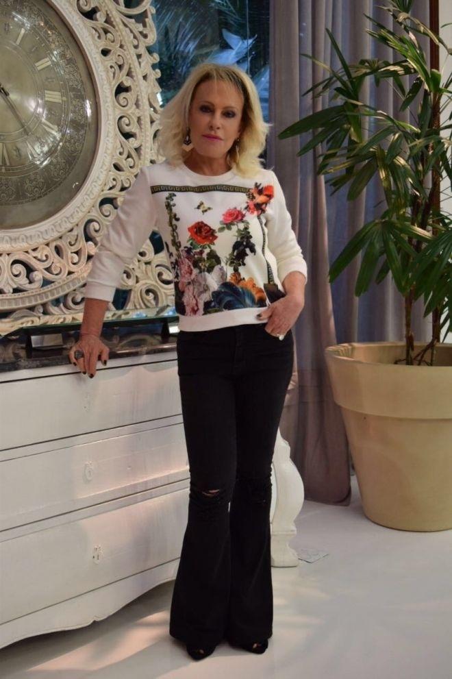 Peças de figurino mais pedidas da Globo em setembro - A blusa branca com estampa florida, usada pela apresentadora Ana Maria Braga, no Mais Você do dia 20/09, é da Beloni - Divulgação/Globo